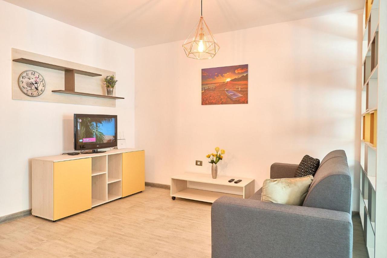 Orange Summer Apartment Spa Pools Beach Resort 马马亚 外观 照片